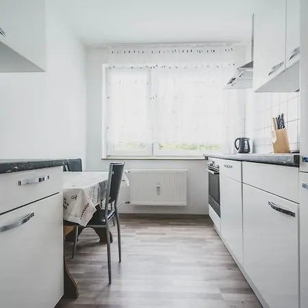 With 3 Bedrooms In Laatzen With Easy Access To Messe * 하노버